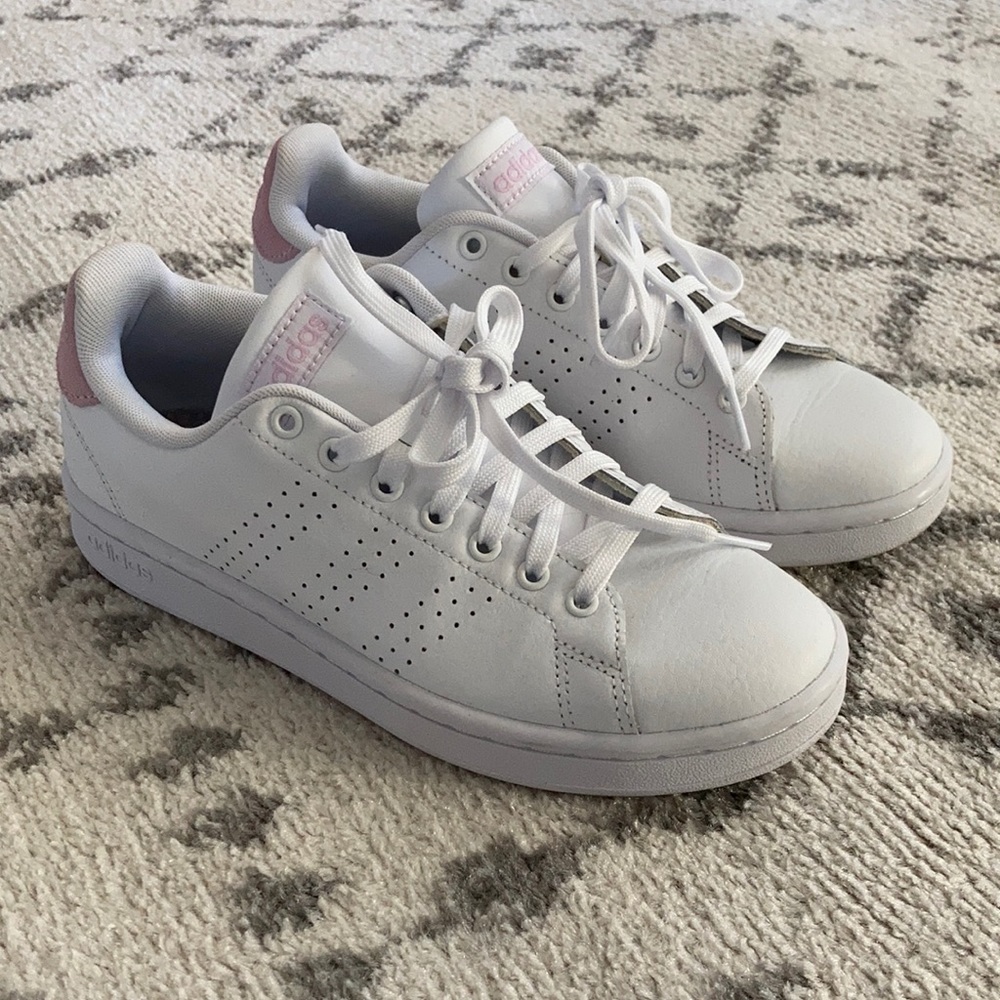 Adidas Advantage Leather Sneaker